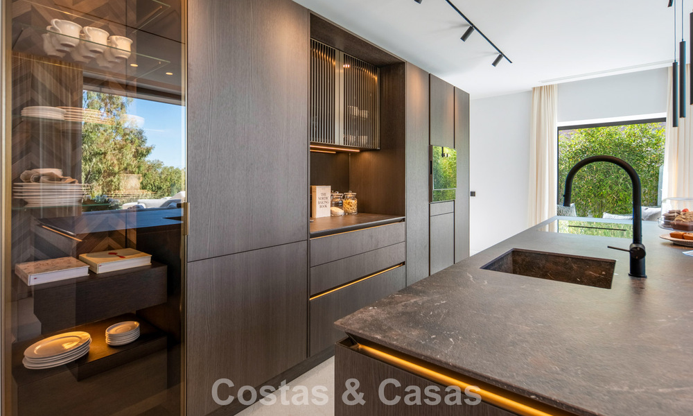 Villa de luxe méditerranéenne moderne à vendre dans une résidence sécurisée à Marbella - Benahavís 800401