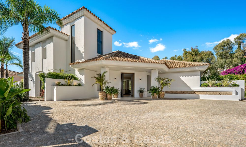 Villa de luxe méditerranéenne moderne à vendre dans une résidence sécurisée à Marbella - Benahavís 800405