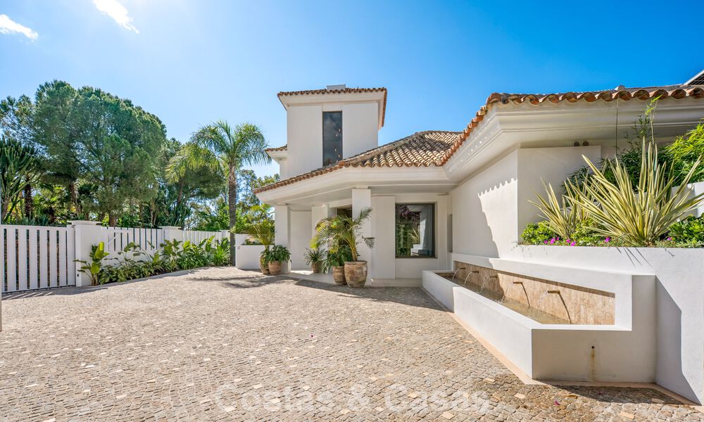 Villa de luxe méditerranéenne moderne à vendre dans une résidence sécurisée à Marbella - Benahavís 800407
