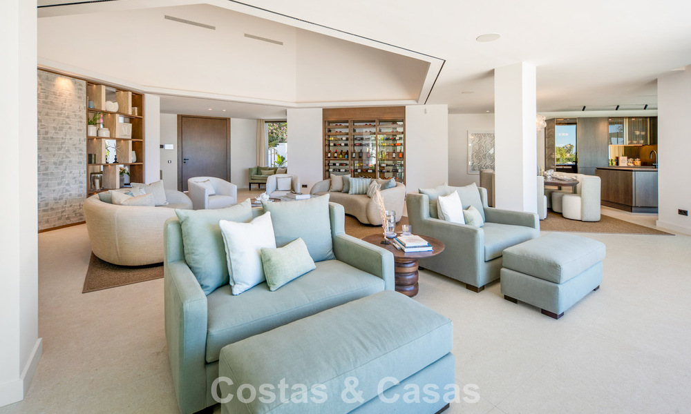 Villa de luxe méditerranéenne moderne à vendre dans une résidence sécurisée à Marbella - Benahavís 800413