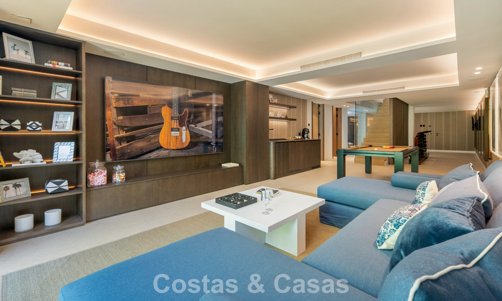 Villa de luxe méditerranéenne moderne à vendre dans une résidence sécurisée à Marbella - Benahavís 800467