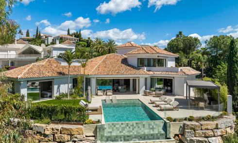 Villa de luxe méditerranéenne moderne à vendre dans une résidence sécurisée à Marbella - Benahavís 800470
