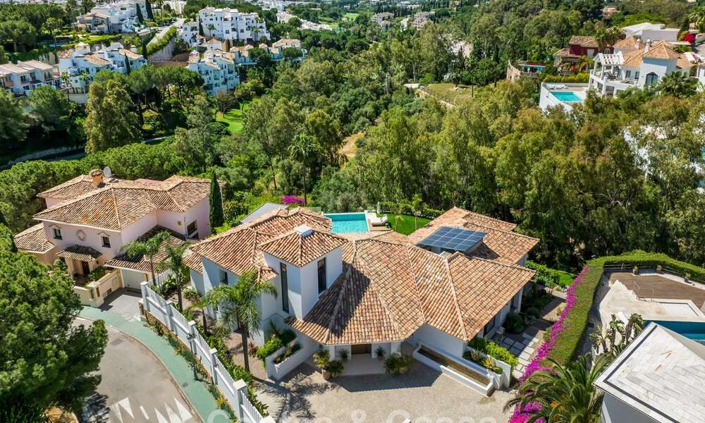 Villa de luxe méditerranéenne moderne à vendre dans une résidence sécurisée à Marbella - Benahavís 800473