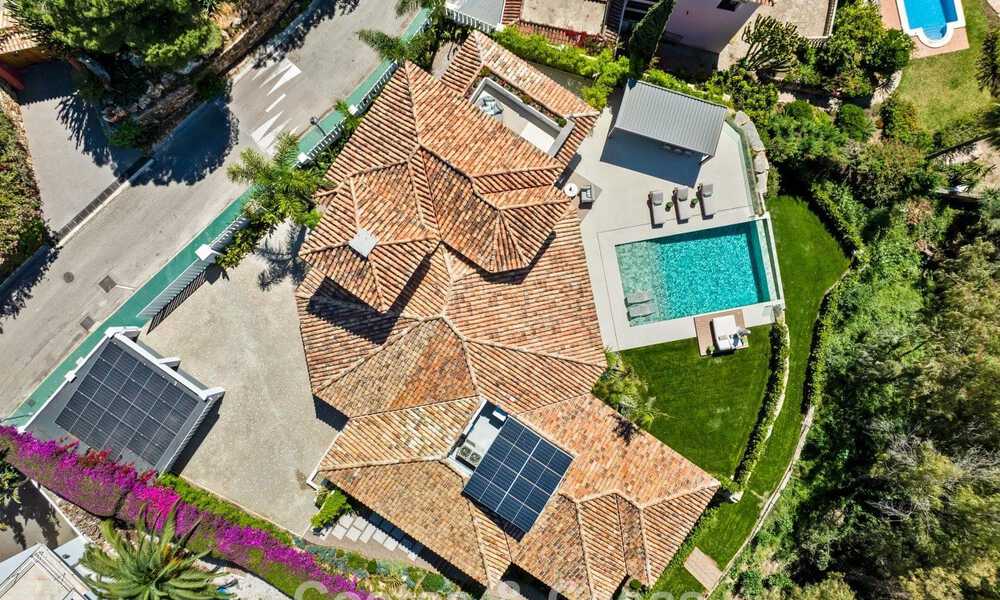 Villa de luxe méditerranéenne moderne à vendre dans une résidence sécurisée à Marbella - Benahavís 800475