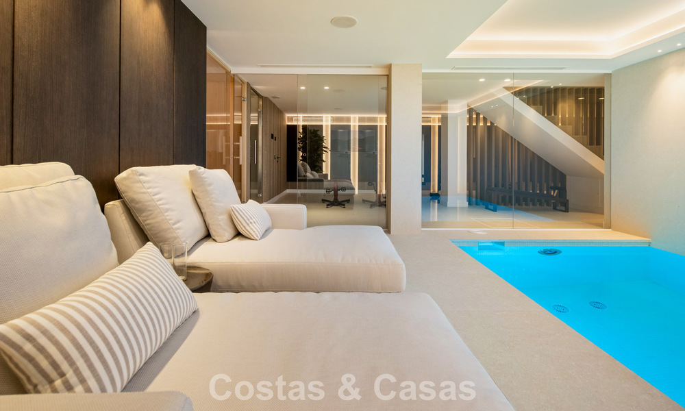 Villa de luxe méditerranéenne moderne à vendre dans une résidence sécurisée à Marbella - Benahavís 800514