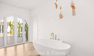 Villa de luxe méditerranéenne de plain-pied à vendre en première ligne de golf à Guadalmina, Marbella 800590 