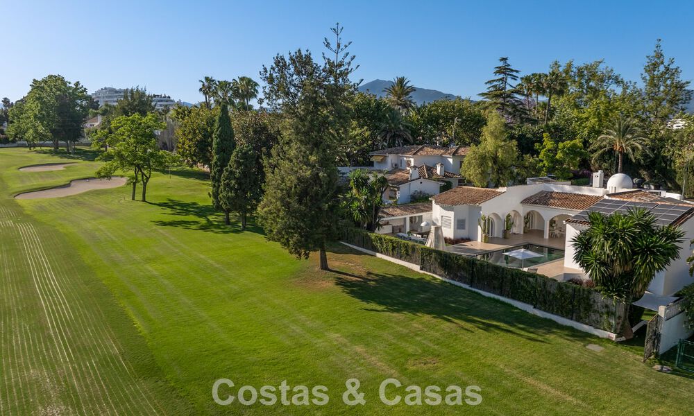 Villa de luxe méditerranéenne de plain-pied à vendre en première ligne de golf à Guadalmina, Marbella 800601