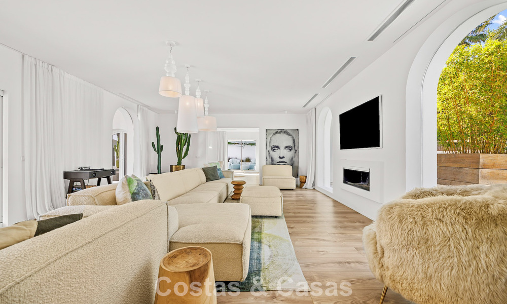 Villa de luxe méditerranéenne de plain-pied à vendre en première ligne de golf à Guadalmina, Marbella 800605