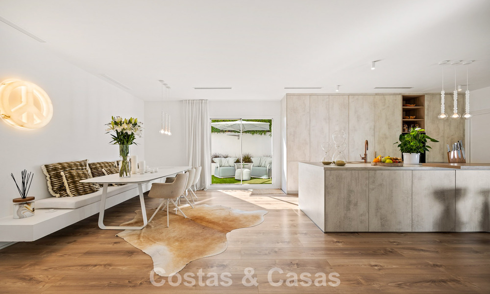 Villa de luxe méditerranéenne de plain-pied à vendre en première ligne de golf à Guadalmina, Marbella 800612