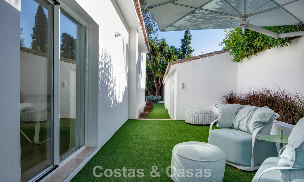 Villa de luxe méditerranéenne de plain-pied à vendre en première ligne de golf à Guadalmina, Marbella 800616