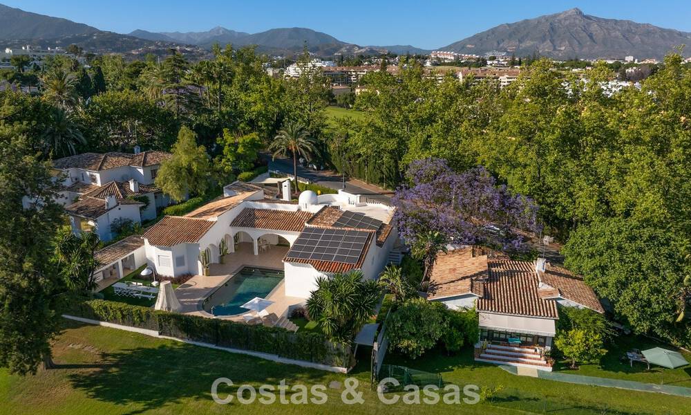 Villa de luxe méditerranéenne de plain-pied à vendre en première ligne de golf à Guadalmina, Marbella 800617