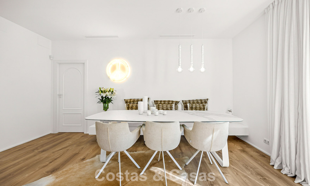 Villa de luxe méditerranéenne de plain-pied à vendre en première ligne de golf à Guadalmina, Marbella 800625