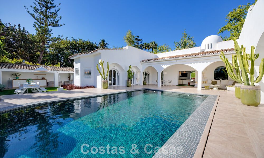 Villa de luxe méditerranéenne de plain-pied à vendre en première ligne de golf à Guadalmina, Marbella 800626