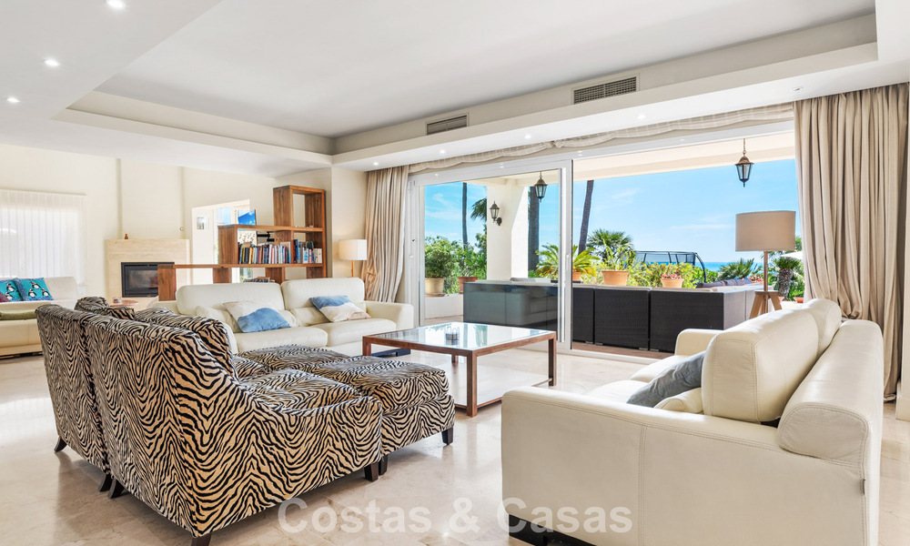 Spacieuse villa de style architectural espagnol moderne avec vue imprenable sur la mer à vendre à Manilva, Costa del Sol 800642