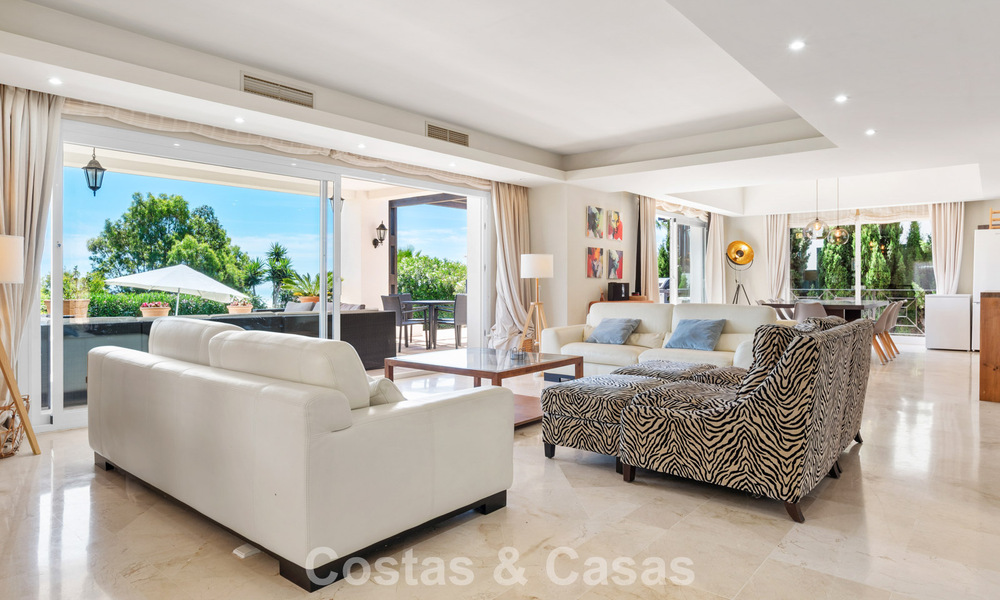 Spacieuse villa de style architectural espagnol moderne avec vue imprenable sur la mer à vendre à Manilva, Costa del Sol 800643