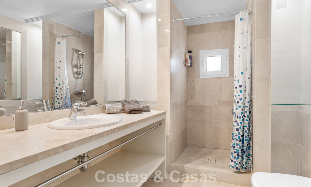 Spacieuse villa de style architectural espagnol moderne avec vue imprenable sur la mer à vendre à Manilva, Costa del Sol 800656
