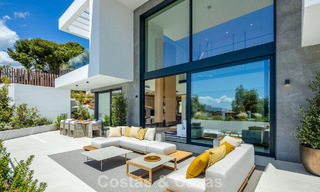 Villa de luxe haut de gamme au design minimaliste à vendre dans une résidence sécurisée à l’est du centre de Marbella 800675 