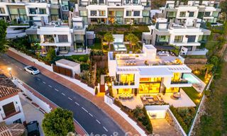 Villa de luxe haut de gamme au design minimaliste à vendre dans une résidence sécurisée à l’est du centre de Marbella 800677 