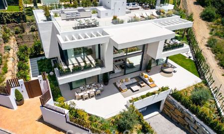 Villa de luxe haut de gamme au design minimaliste à vendre dans une résidence sécurisée à l’est du centre de Marbella 800678