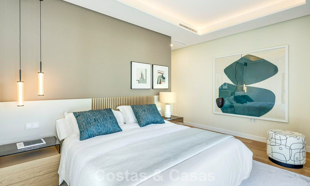 Villa de luxe haut de gamme au design minimaliste à vendre dans une résidence sécurisée à l’est du centre de Marbella 800682