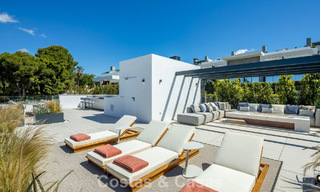 Villa de luxe haut de gamme au design minimaliste à vendre dans une résidence sécurisée à l’est du centre de Marbella 800688 