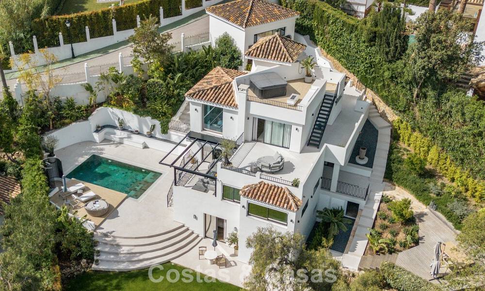 Villa de luxe entièrement rénovée à vendre dans la Vallée du Golf de Nueva Andalucía, Marbella 800734