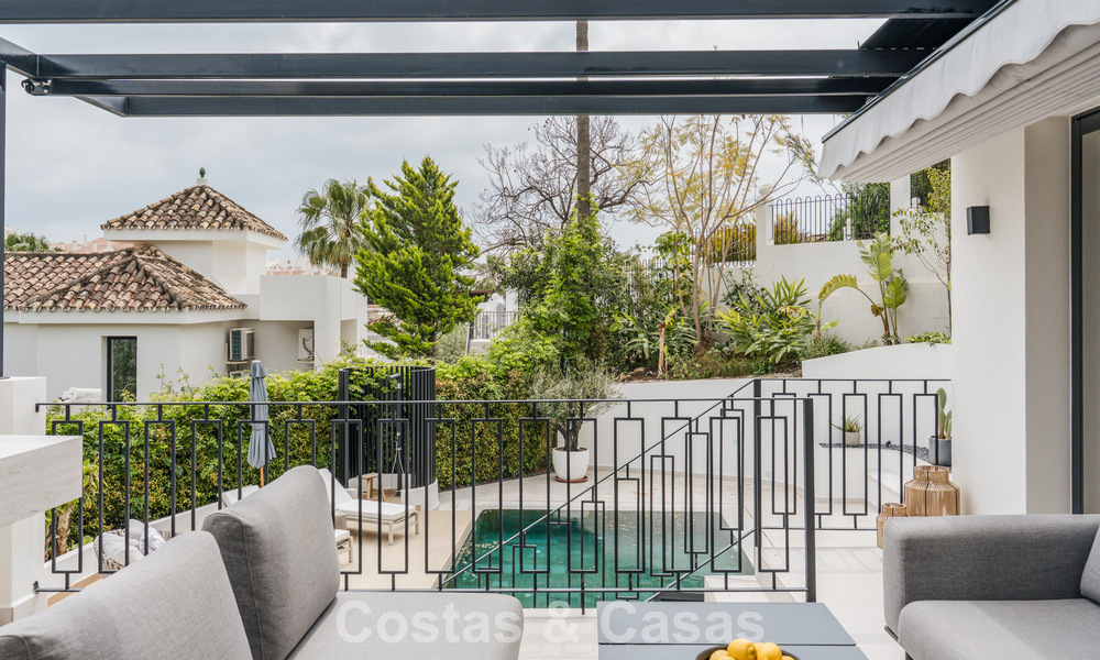 Villa de luxe entièrement rénovée à vendre dans la Vallée du Golf de Nueva Andalucía, Marbella 800740