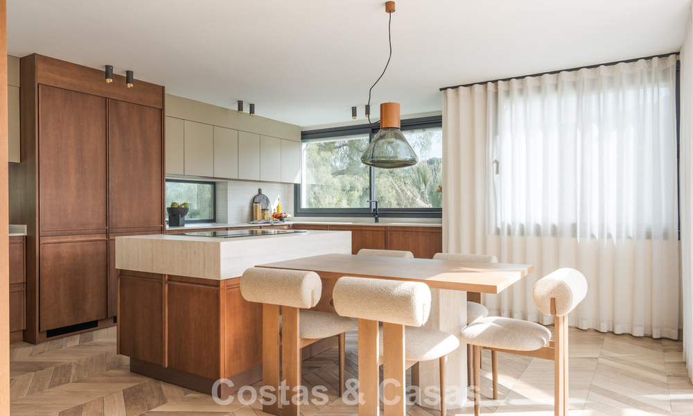 Villa de luxe entièrement rénovée à vendre dans la Vallée du Golf de Nueva Andalucía, Marbella 800743