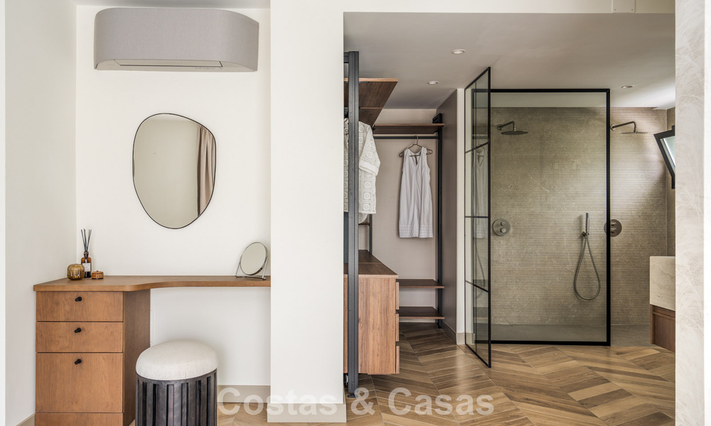 Villa de luxe entièrement rénovée à vendre dans la Vallée du Golf de Nueva Andalucía, Marbella 800752