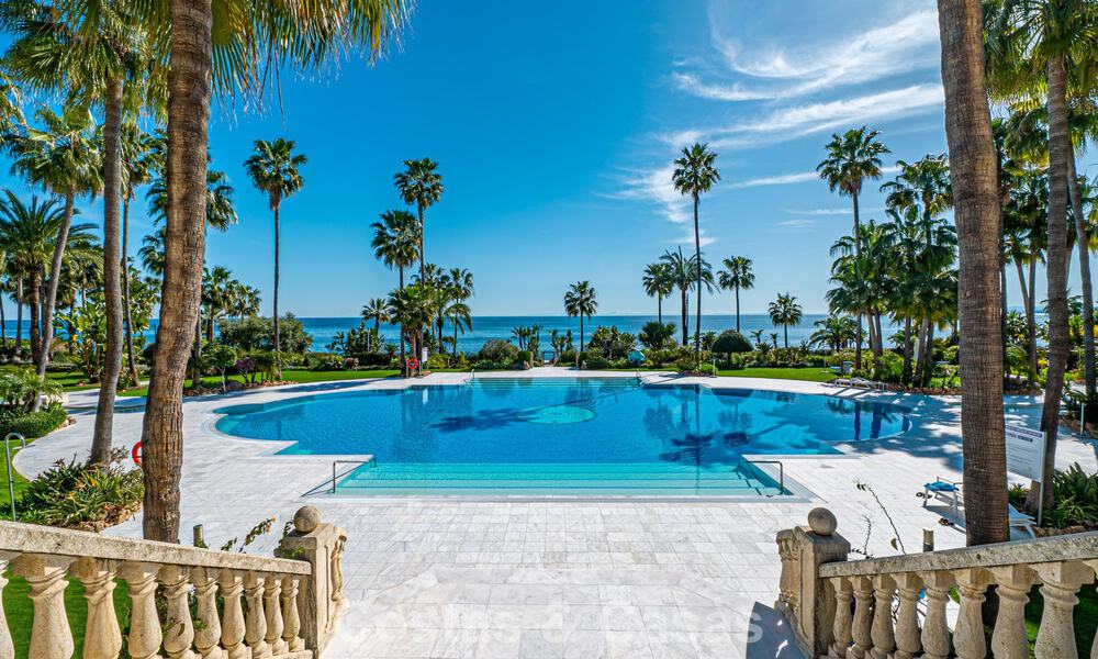 Appartement à vendre, en première ligne de plage au sein du complexe cinq étoiles Las Dunas Park, Marbella - Estepona 800869