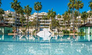 Appartement à vendre, en première ligne de plage au sein du complexe cinq étoiles Las Dunas Park, Marbella - Estepona 800873 