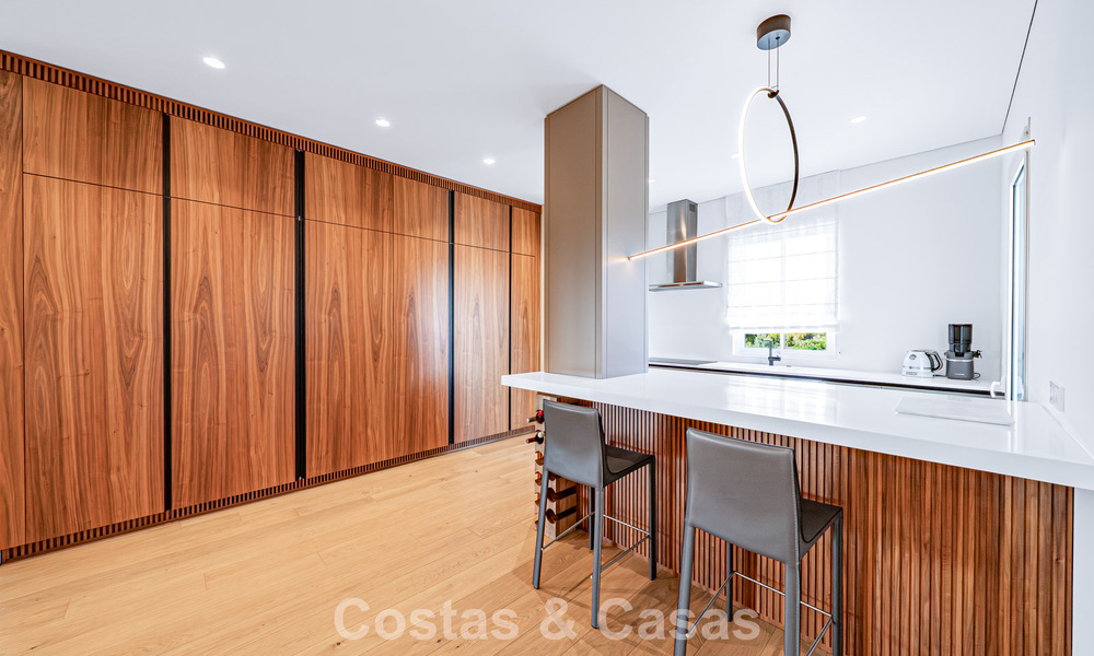 Appartement à vendre, en première ligne de plage au sein du complexe cinq étoiles Las Dunas Park, Marbella - Estepona 800878
