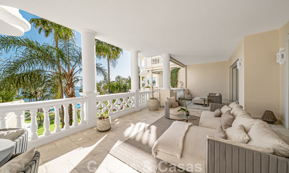 Appartement à vendre, en première ligne de plage au sein du complexe cinq étoiles Las Dunas Park, Marbella - Estepona 800881