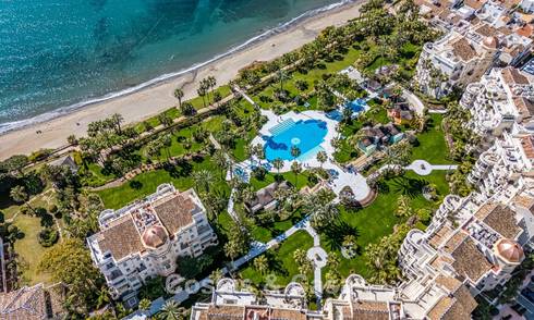 Appartement à vendre, en première ligne de plage au sein du complexe cinq étoiles Las Dunas Park, Marbella - Estepona 800889
