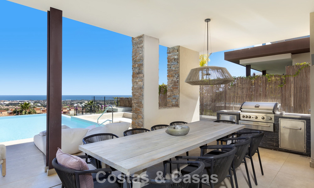 Villa de luxe contemporaine avec vues panoramiques à vendre dans les collines de Marbella - Benahavís 800792