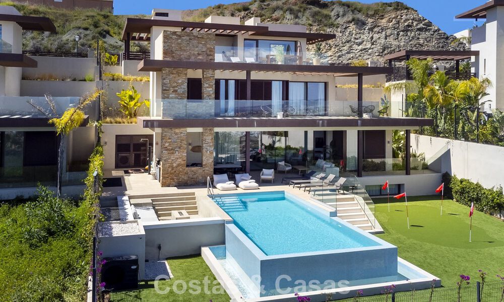 Villa de luxe contemporaine avec vues panoramiques à vendre dans les collines de Marbella - Benahavís 800808
