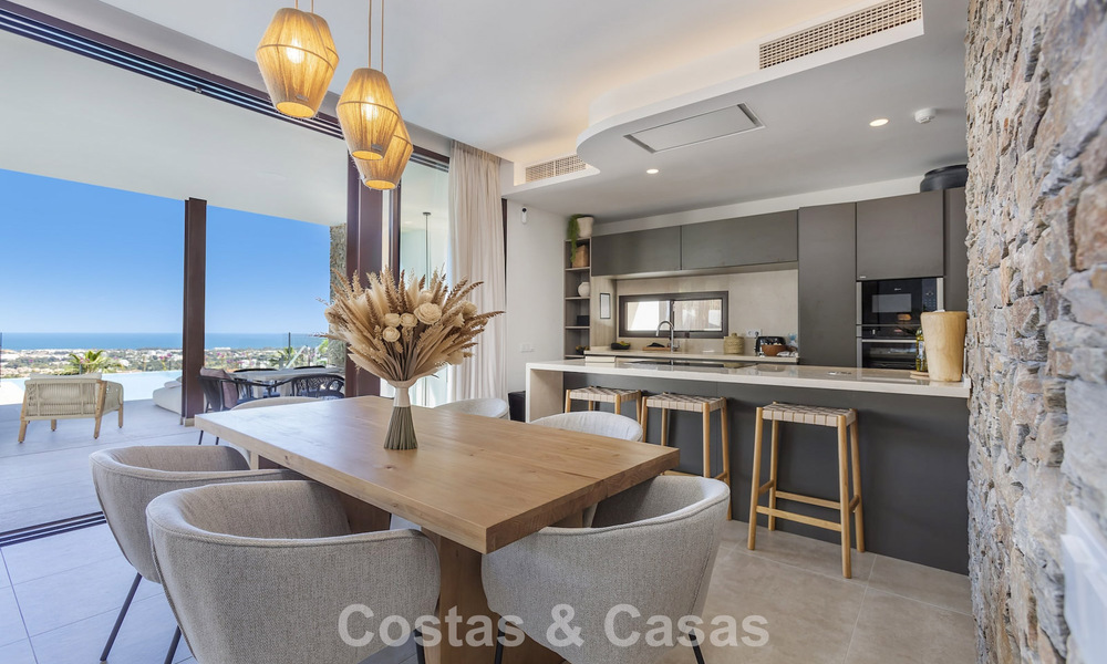 Villa de luxe contemporaine avec vues panoramiques à vendre dans les collines de Marbella - Benahavís 800822