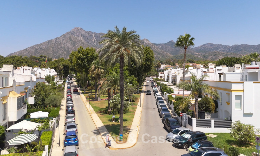 Maison de ville de 4 chambres à vendre avec vue sur la mer, en première ligne de plage sur la Golden Mile de Marbella 800830