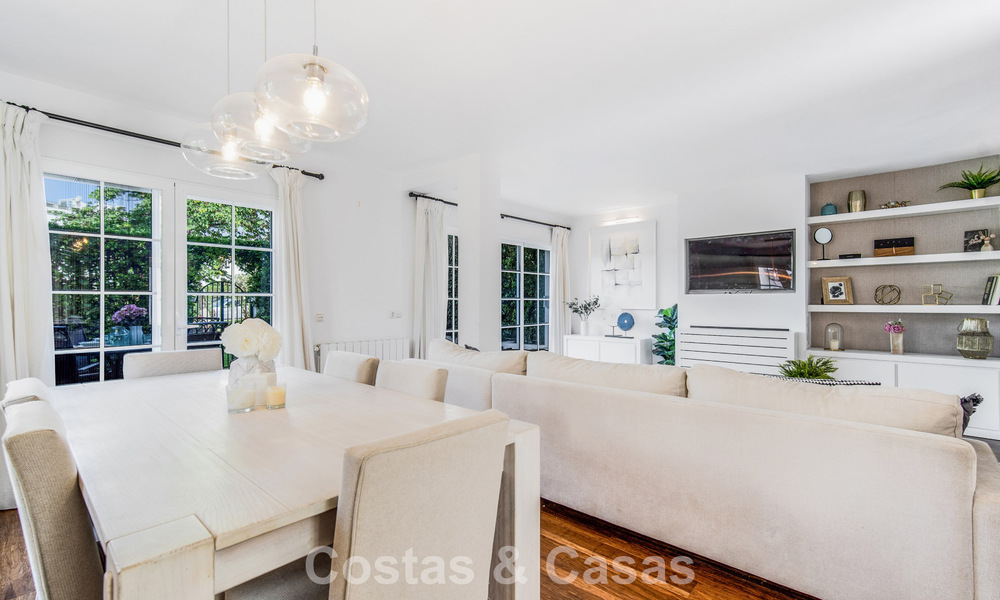 Maison de ville de 4 chambres à vendre avec vue sur la mer, en première ligne de plage sur la Golden Mile de Marbella 800832
