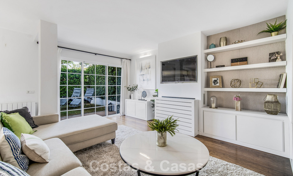 Maison de ville de 4 chambres à vendre avec vue sur la mer, en première ligne de plage sur la Golden Mile de Marbella 800833