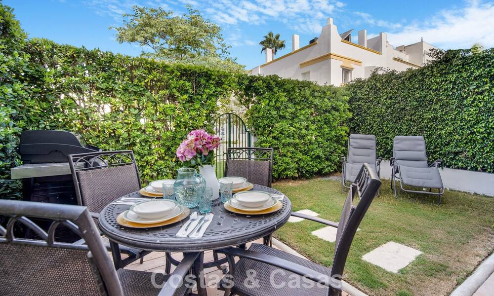Maison de ville de 4 chambres à vendre avec vue sur la mer, en première ligne de plage sur la Golden Mile de Marbella 800838
