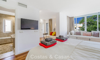 Maison de ville de 4 chambres à vendre avec vue sur la mer, en première ligne de plage sur la Golden Mile de Marbella 800841 