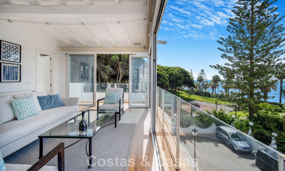 Maison de ville de 4 chambres à vendre avec vue sur la mer, en première ligne de plage sur la Golden Mile de Marbella 800852