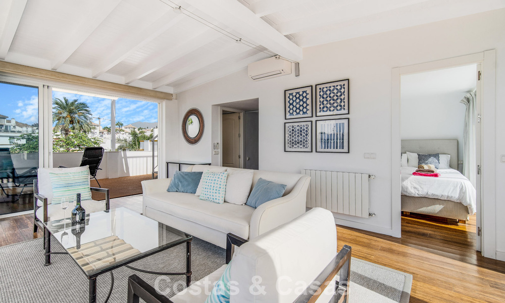 Maison de ville de 4 chambres à vendre avec vue sur la mer, en première ligne de plage sur la Golden Mile de Marbella 800853