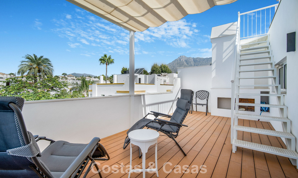 Maison de ville de 4 chambres à vendre avec vue sur la mer, en première ligne de plage sur la Golden Mile de Marbella 800856