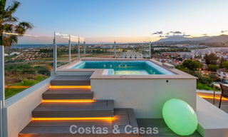 Villa contemporaine de luxe à vendre avec vues panoramiques sur la montagne et la mer à Nueva Andalucía, Marbella 800893 