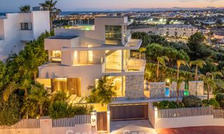 Villa contemporaine de luxe à vendre avec vues panoramiques sur la montagne et la mer à Nueva Andalucía, Marbella 800897 