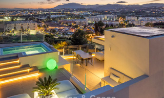 Villa contemporaine de luxe à vendre avec vues panoramiques sur la montagne et la mer à Nueva Andalucía, Marbella 800898 