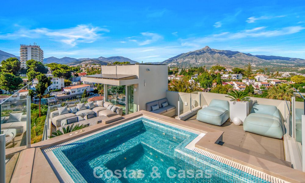 Villa contemporaine de luxe à vendre avec vues panoramiques sur la montagne et la mer à Nueva Andalucía, Marbella 800914