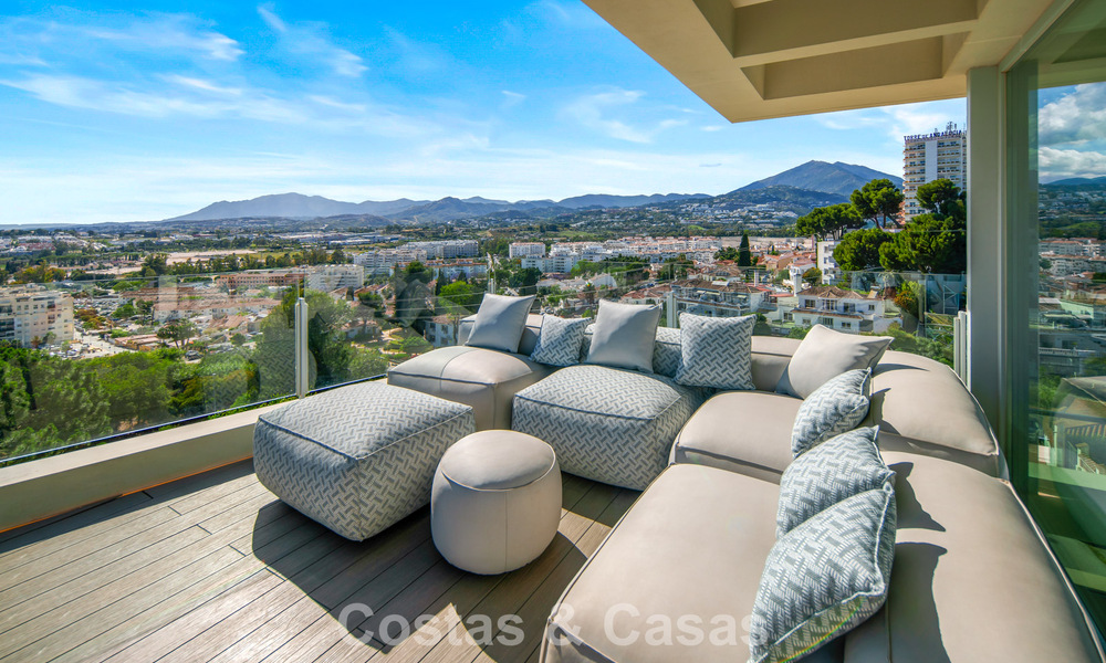 Villa contemporaine de luxe à vendre avec vues panoramiques sur la montagne et la mer à Nueva Andalucía, Marbella 800915